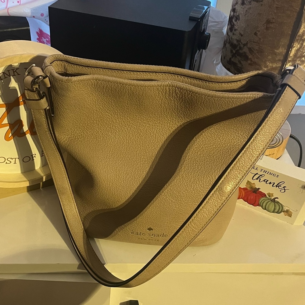 Kate Spade Beige Max duffel Shoulder Bag